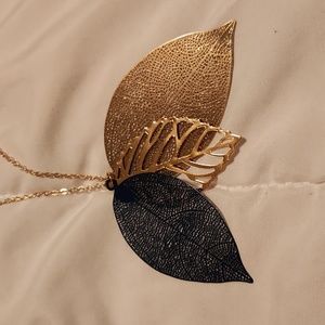 Leaf necklace and earrings set